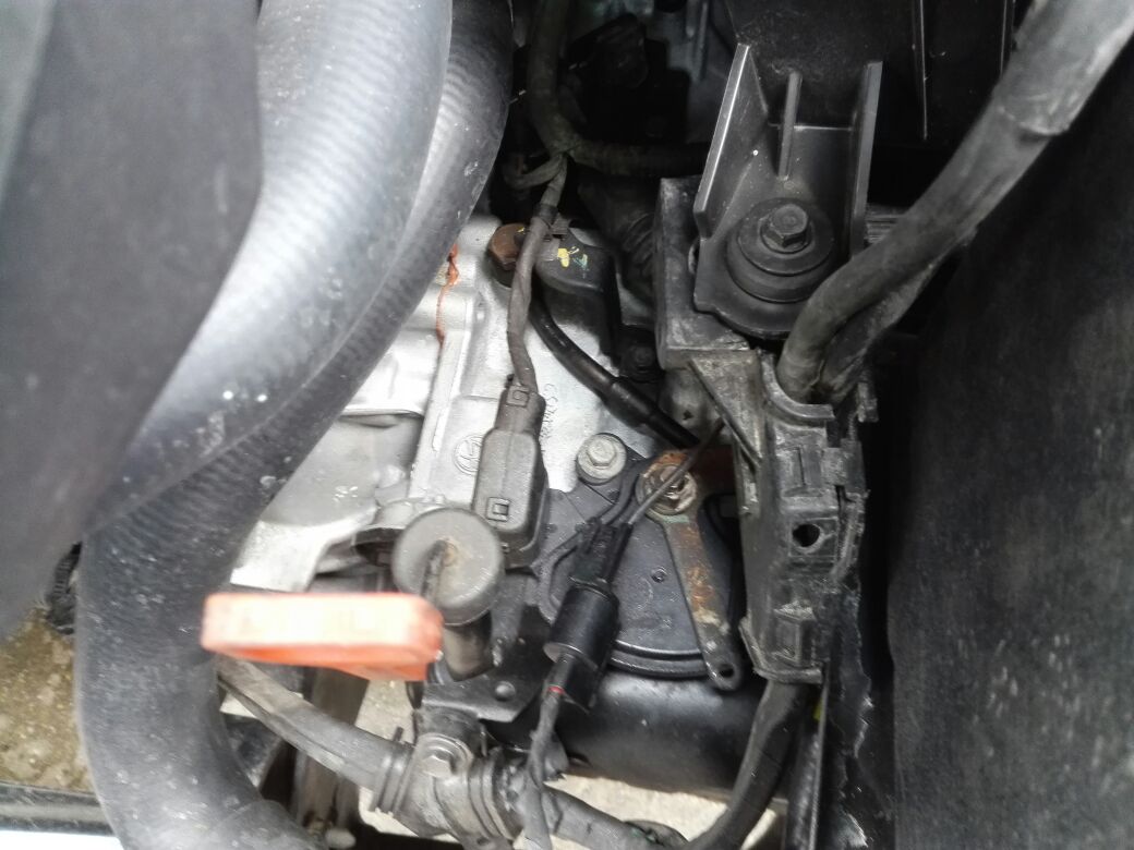 起亚新佳乐 2011款 2.0l 7座自动标准版(进口)